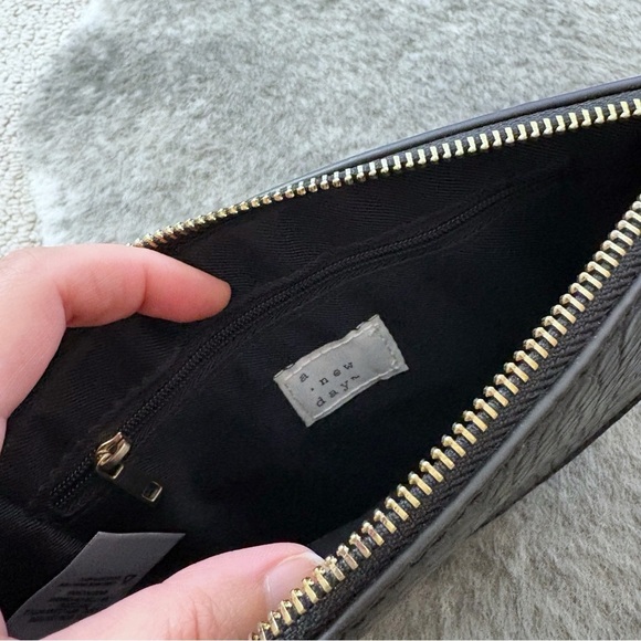 A New Day Faux Alligator Wristlet Clutch - Picture 10 of 13